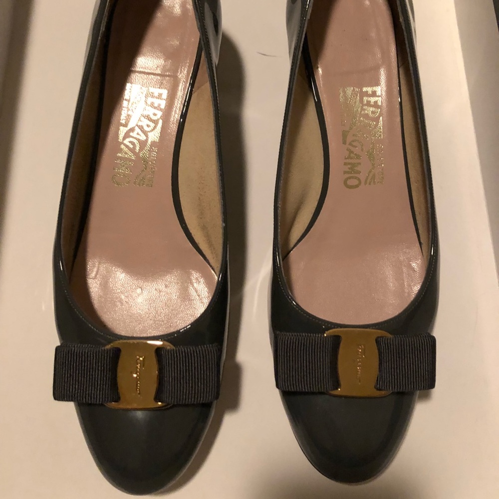 Ferragamo Vara Pumps
